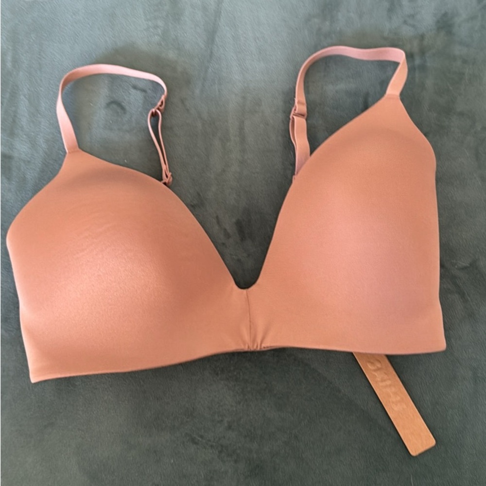 SKIMS Wireless Form T-shirt Demi Bra